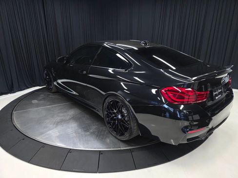 Used 2018 BMW M4 Coupe RWD image 11