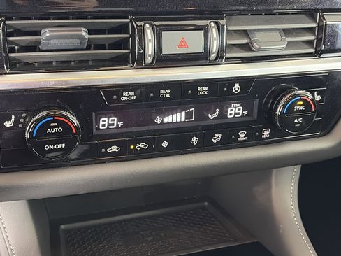 Certified 2025 Nissan Pathfinder SL w/ SL Premium Package image 24