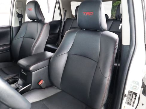 Used 2019 Toyota 4Runner TRD Off-Road Premium AWD/4WD image 20