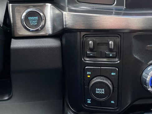 Used 2024 Ford F250 Lariat AWD/4WD image 32
