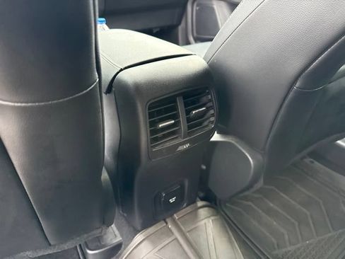 Used 2020 Ford Escape Titanium w/ Titanium Premium Package 2.0 AWD/4WD image 27