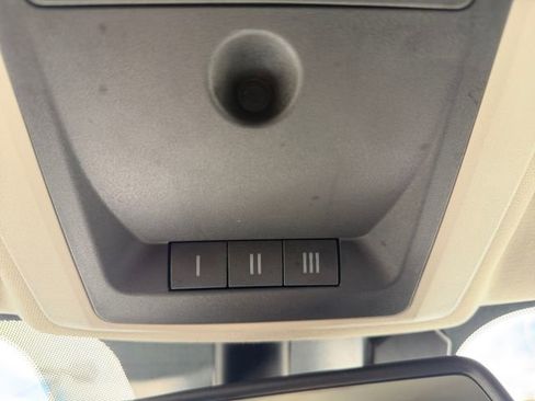 Used 2017 RAM 1500 Classic SLT w/ SLT Plus D￩cor Group AWD/4WD image 30