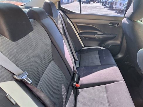 Used 2020 Nissan Versa SV image 11