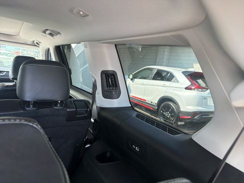 Used 2022 Jeep Grand Cherokee L Limited AWD/4WD image 30