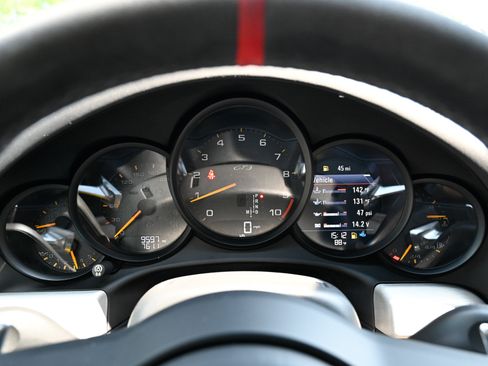 Used 2018 Porsche 911 GT3 RWD image 26