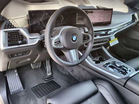 Used 2026 BMW X5 xDrive40i w/ M Sport Package image 10