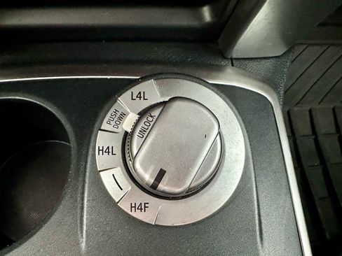 Used 2019 Toyota 4Runner Limited AWD/4WD image 31