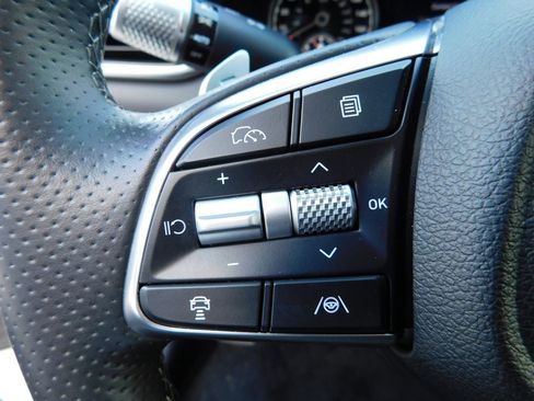 Used 2026 Genesis G70 2.5T image 17