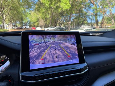 Used 2025 Jeep Compass Trailhawk image 22