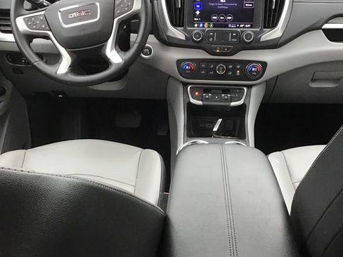 Used 2024 GMC Terrain SLT w/ Infotainment Package II AWD/4WD image 6
