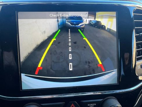 Used 2019 Jeep Grand Cherokee Limited image 25