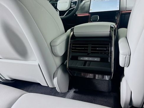 New 2026 Land Rover Range Rover Sport SE image 24