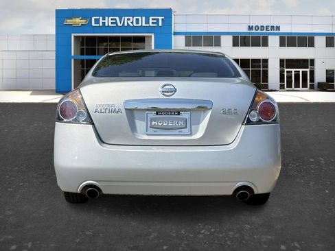 Used 2010 Nissan Altima 2.5 S FWD image 4
