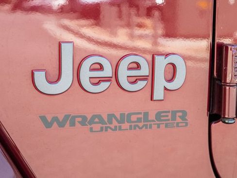 Used 2021 Jeep Wrangler Unlimited Rubicon w/ LED Lighting Group AWD/4WD image 6