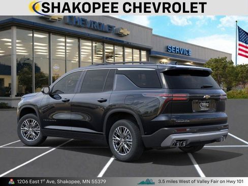 New 2025 Chevrolet Traverse LT image 3