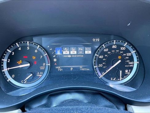 Used 2020 Toyota Highlander Limited FWD image 27