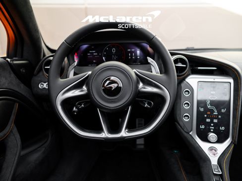 Used 2024 McLaren 750S Spider RWD image 29