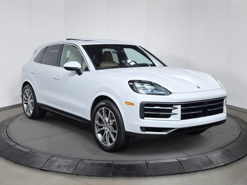 Certified 2024 Porsche Cayenne AWD/4WD image 9
