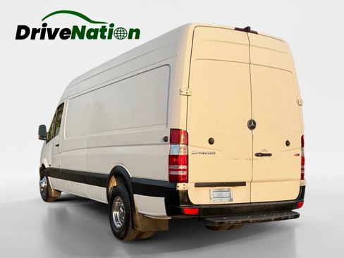 Used 2010 Mercedes-Benz Sprinter 3500 image 3