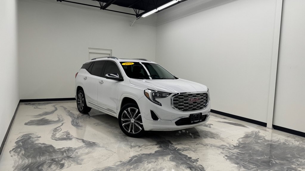 Used 2019 GMC Terrain Denali w/ Driver Alert Package II AWD/4WD image 1