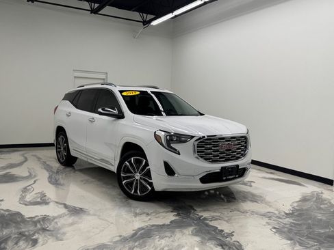 Used 2019 GMC Terrain Denali w/ Driver Alert Package II AWD/4WD image 1