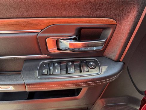 Used 2015 RAM 1500 Laramie AWD/4WD image 33