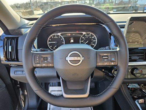 New 2026 Nissan Pathfinder SV image 9