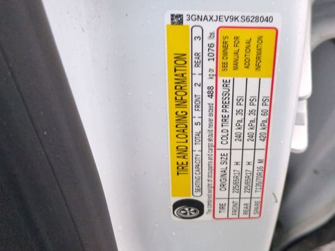 Used 2019 Chevrolet Equinox LT w/ Driver Convenience Package FWD image 35