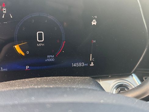 Used 2025 Chevrolet Trax LT w/ LT Convenience Package image 39