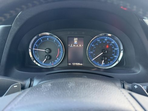 Used 2018 Toyota Corolla SE image 26