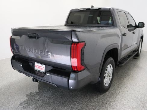 Used 2022 Toyota Tundra SR5 w/ SR5 Premium Package AWD/4WD image 7