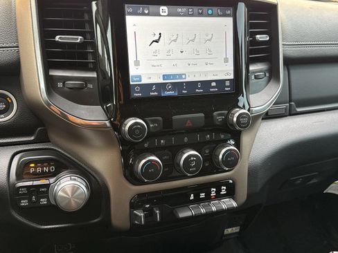 Used 2022 RAM 1500 Laramie AWD/4WD image 16