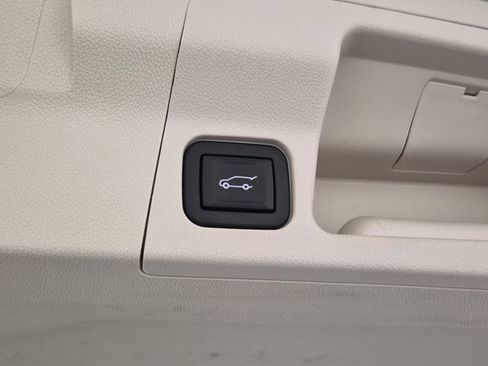 Used 2023 GMC Acadia Denali w/ Denali Technology Package image 15