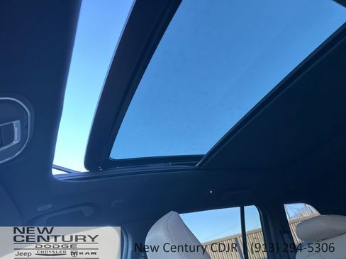 New 2026 Jeep Grand Cherokee Limited w/ Limited Altitude Package AWD/4WD image 38