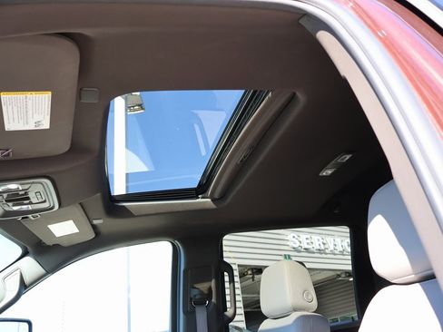 Used 2024 GMC Sierra 2500 SLT w/ SLT Premium Package image 25