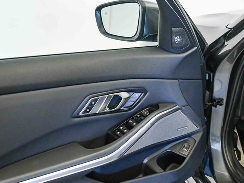 Used 2019 BMW 330i Sedan w/ M Sport Package RWD image 24