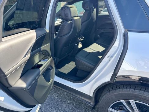 Used 2025 Cadillac Lyriq Luxury AWD/4WD image 29