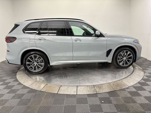 New 2026 BMW X5 xDrive50e w/ Executive Package AWD/4WD image 17