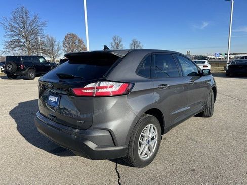 Used 2021 Ford Edge SE image 8