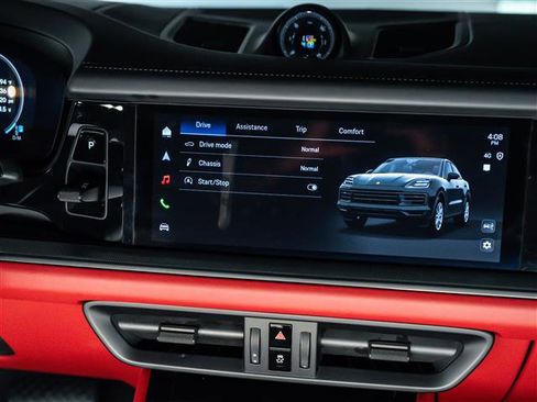 Certified 2026 Porsche Cayenne Coupe AWD/4WD image 30