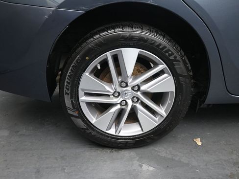 Used 2014 Toyota Corolla LE image 10