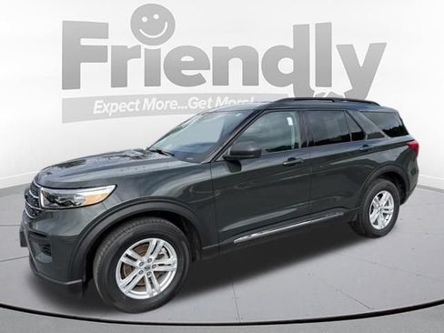 Used 2023 Ford Explorer XLT AWD/4WD image 2