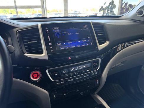 Used 2017 Honda Pilot Touring image 21