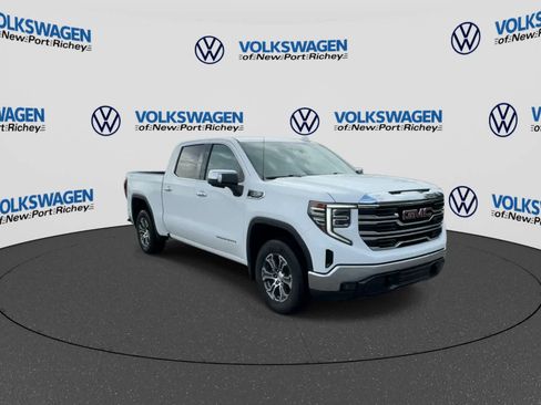 Used 2025 GMC Sierra 1500 SLT AWD/4WD image 2