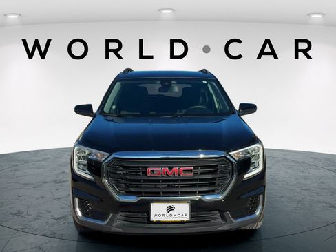 Used 2022 GMC Terrain SLE w/ Driver Convenience Package FWD image 8