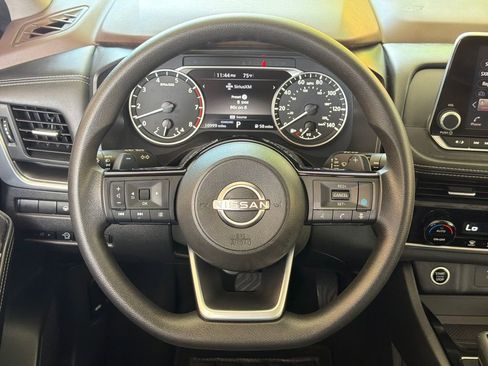 Used 2023 Nissan Rogue SV FWD image 4