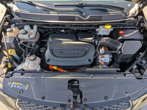 Used 2023 Chrysler Pacifica Limited FWD image 37