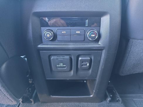 Certified 2023 Chevrolet Traverse RS w/ LPO, Floor Liner Package AWD/4WD image 34