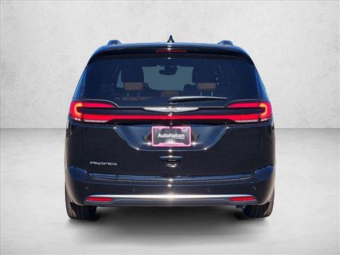 New 2026 Chrysler Pacifica Pinnacle image 8