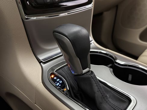 Used 2019 Jeep Grand Cherokee Limited image 18